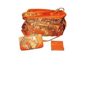 Yessir hand gun hand bag .